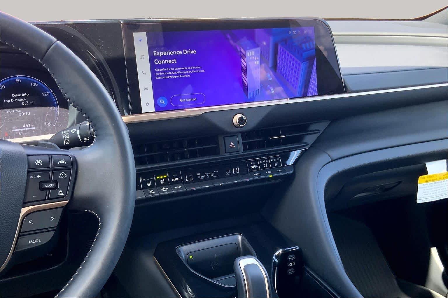 Used 2025 Oxygen White Toyota XLE image 7