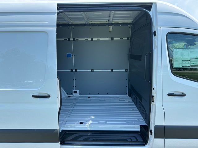 New 2026 Arctic White Mercedes-Benz Cargo 144 WB image 25