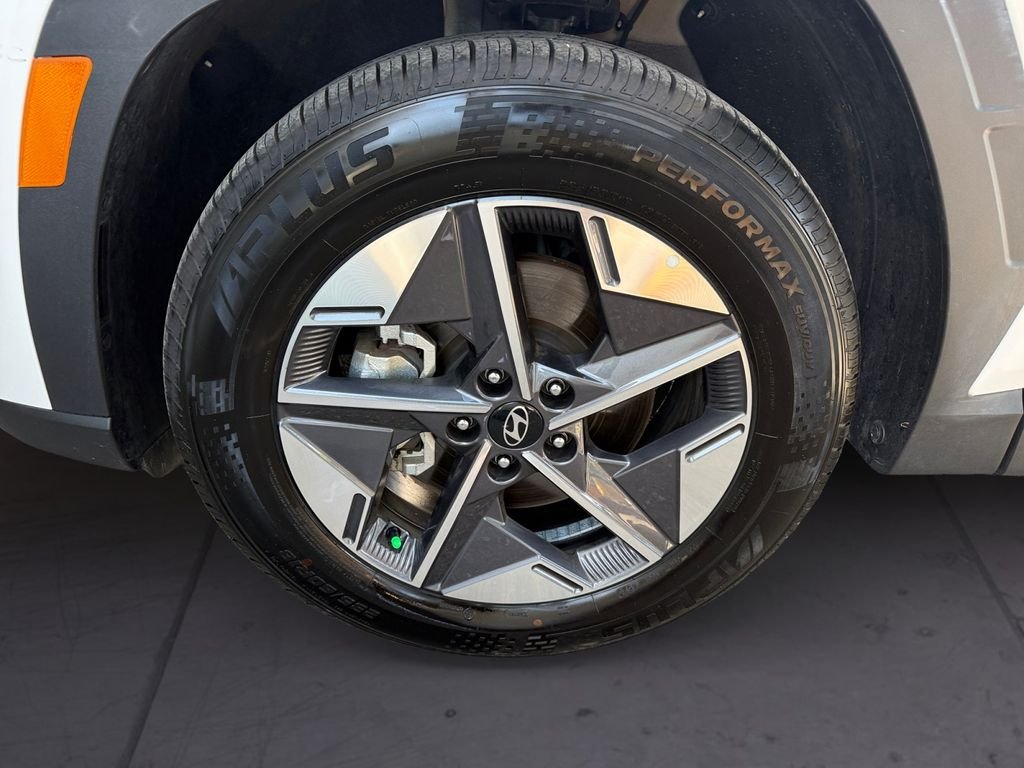 Used 2026 White Hyundai SEL image 9