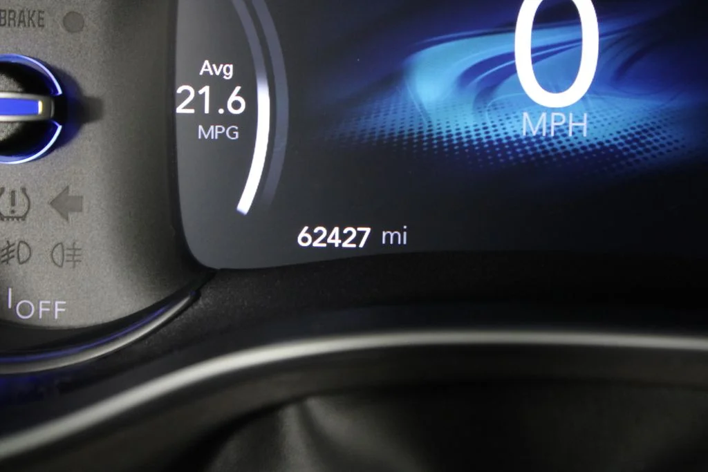 Used 2018 Gray Chrysler Limited image 27