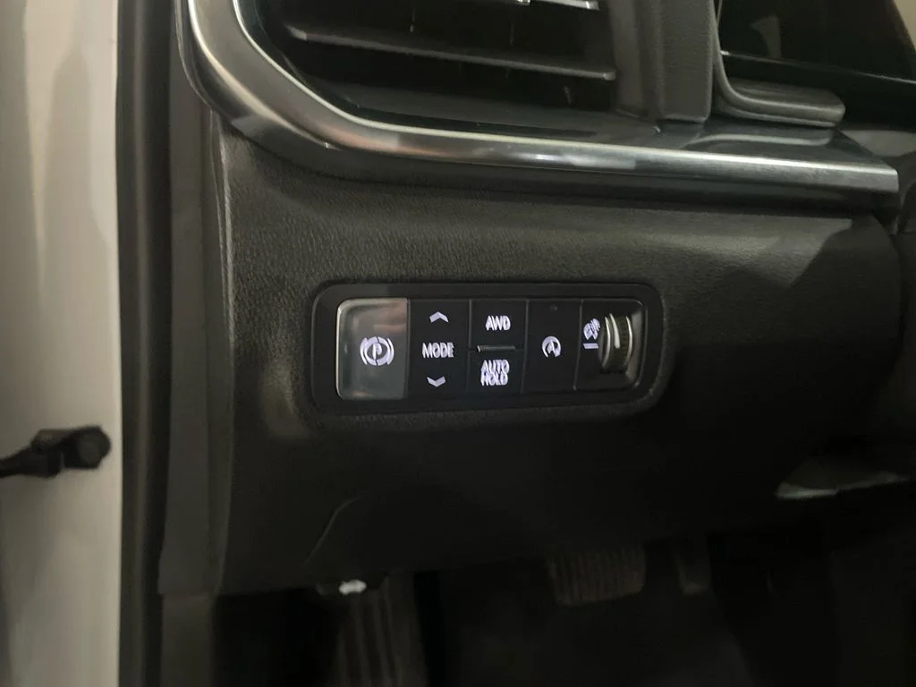 Used 2026 Summit White GMC Elevation image 12