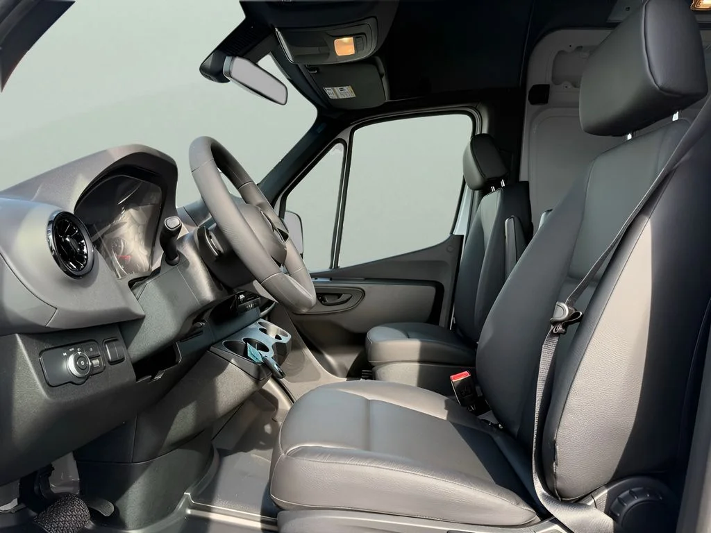 Used 2025 White Mercedes-Benz Cargo 170 WB image 9