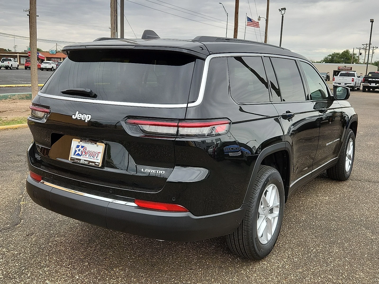 New 2025 PXJ Diamond Bla Jeep L LAREDO X 4X2 image 4