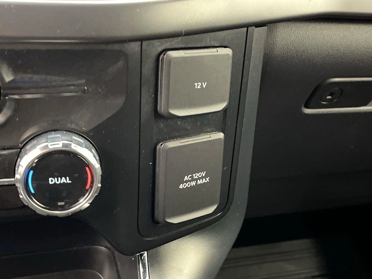 Used 2024 Black Ford XLT image 25
