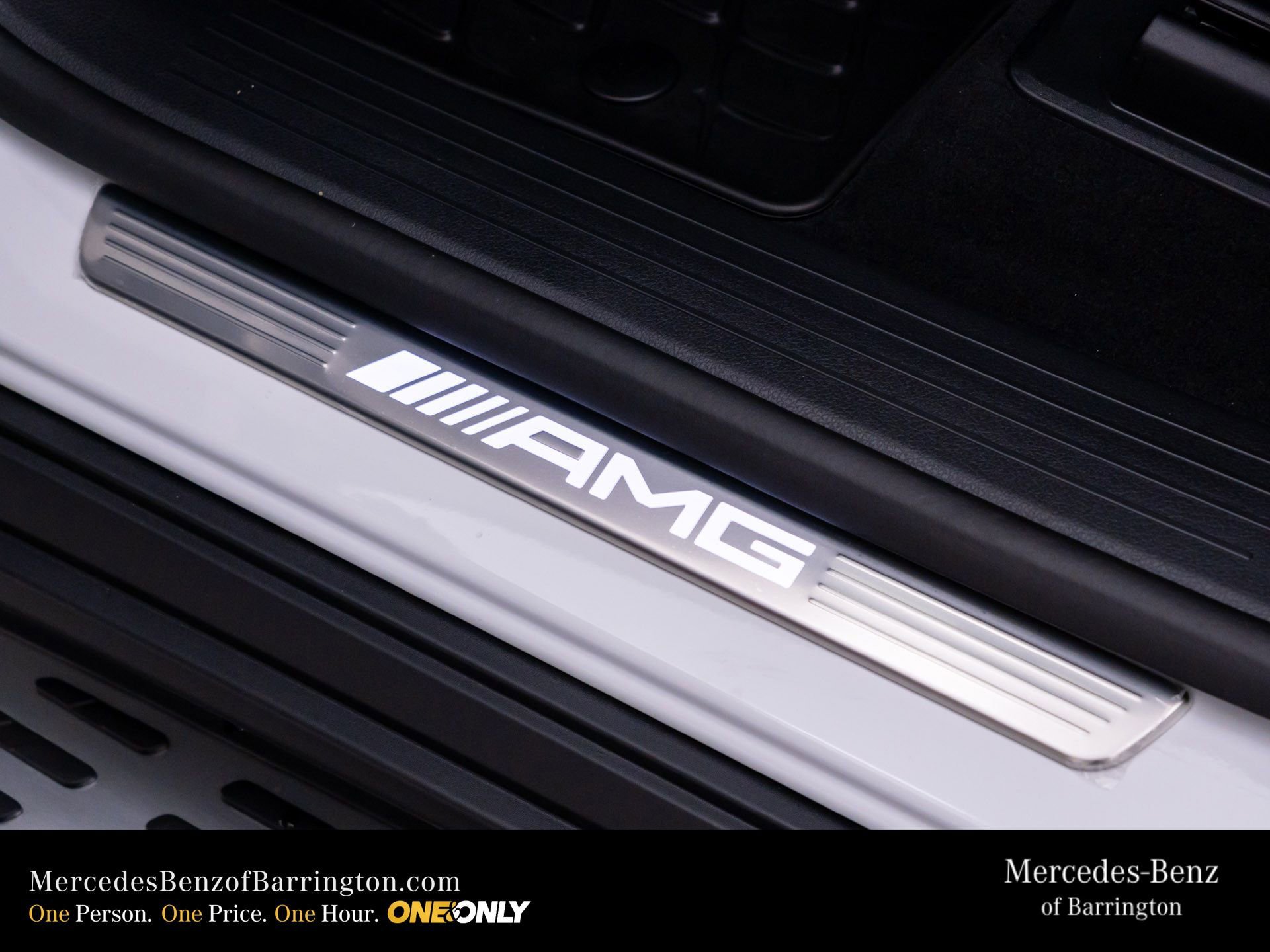 New 2026 MANUFAKTUR Moonlight White Metallic Mercedes-Benz GLE 53 AMG® image 66