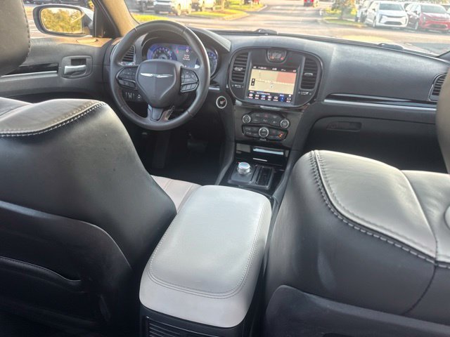 Used 2018 White Chrysler S image 24