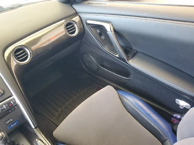 Used 2014 White Nissan Track Edition image 13