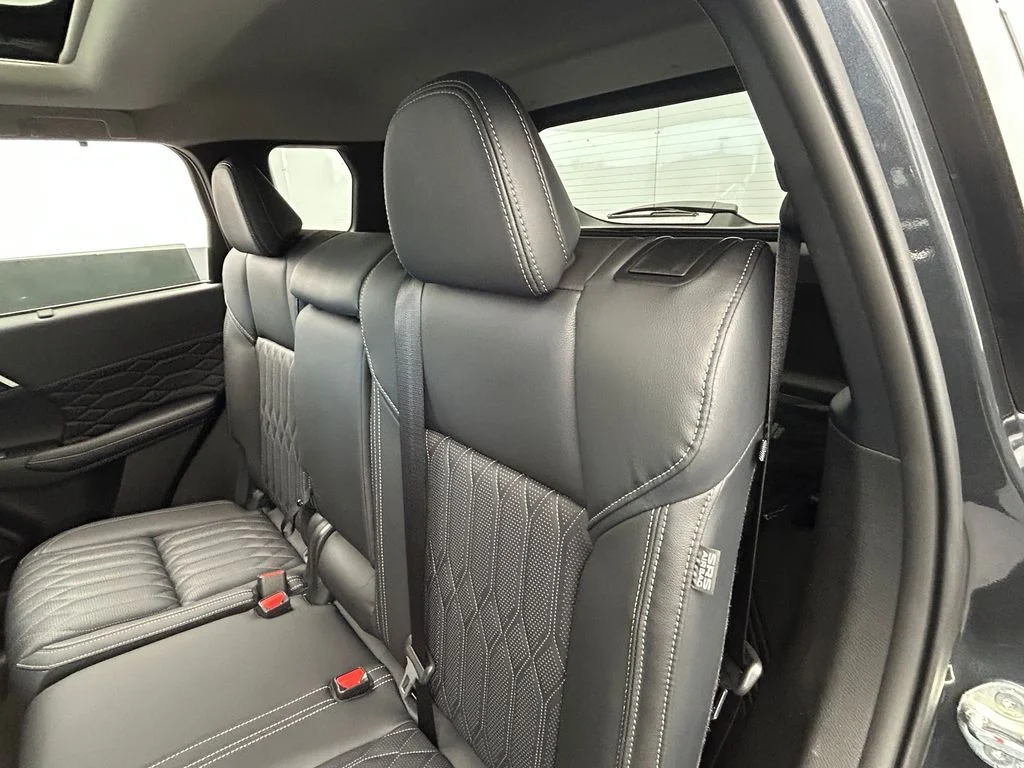 New 2026 Gray Mitsubishi SEL image 29