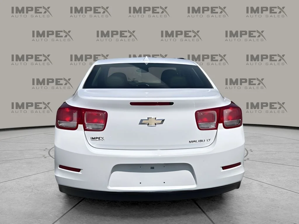 Used 2013 White Chevrolet LT image 4