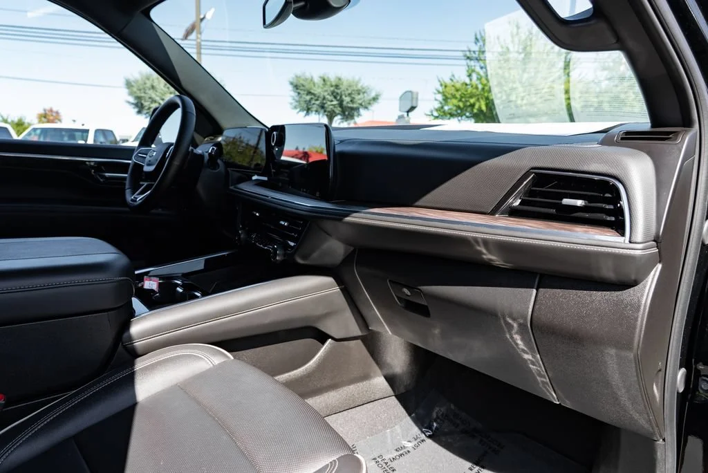 Used 2025 Black Chevrolet Premier image 37