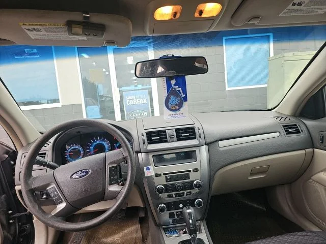 Used 2010 Black Ford SE image 14