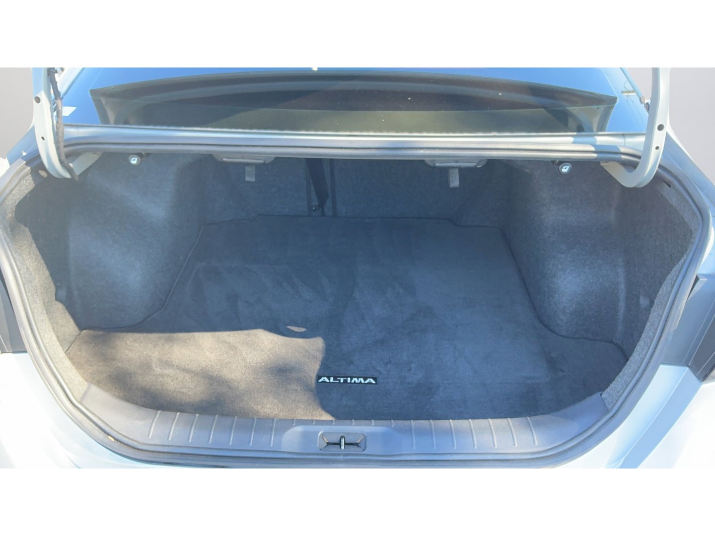 Used 2023 Silver Nissan 2.5 SV image 51