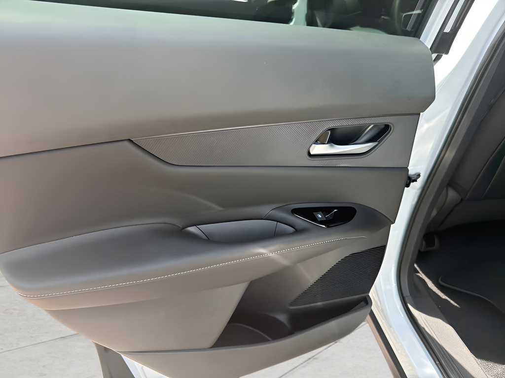 New 2026 White Nissan SL image 20