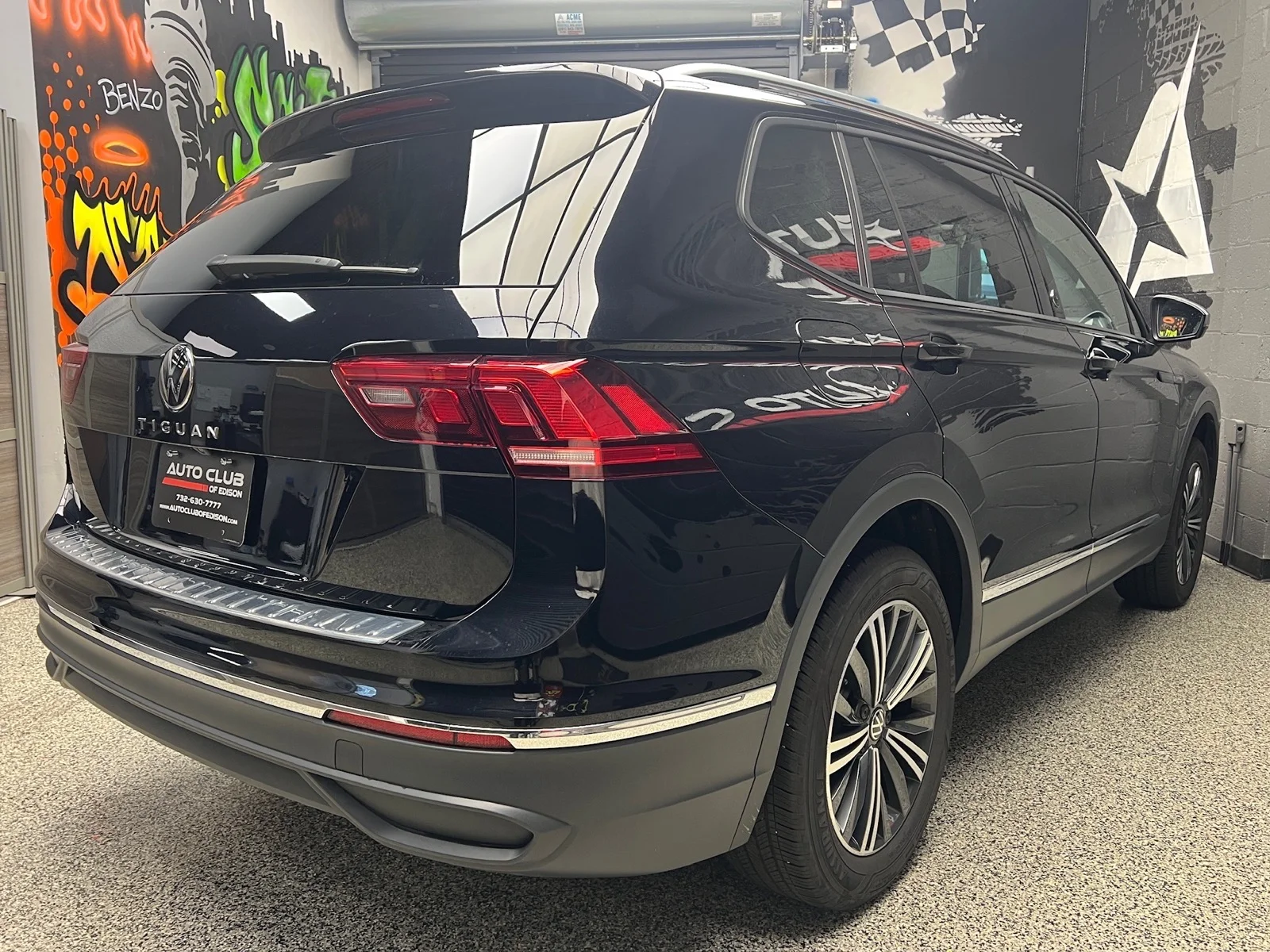 Used 2024 Deep Black Pearl (2t2t) Volkswagen Wolfsburg Edition image 6