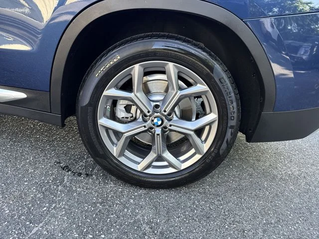 Used 2024 Blue BMW sDrive30i image 34