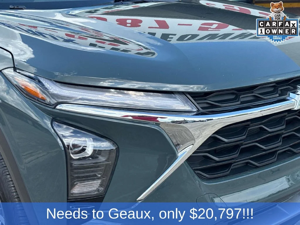 Used 2025 Gray Chevrolet LT image 6