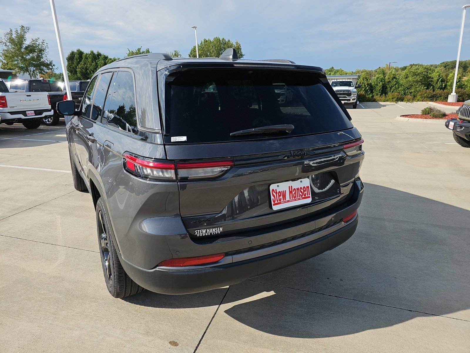 New 2026 Baltic Gray Metallic Clearcoat Jeep Limited image 3