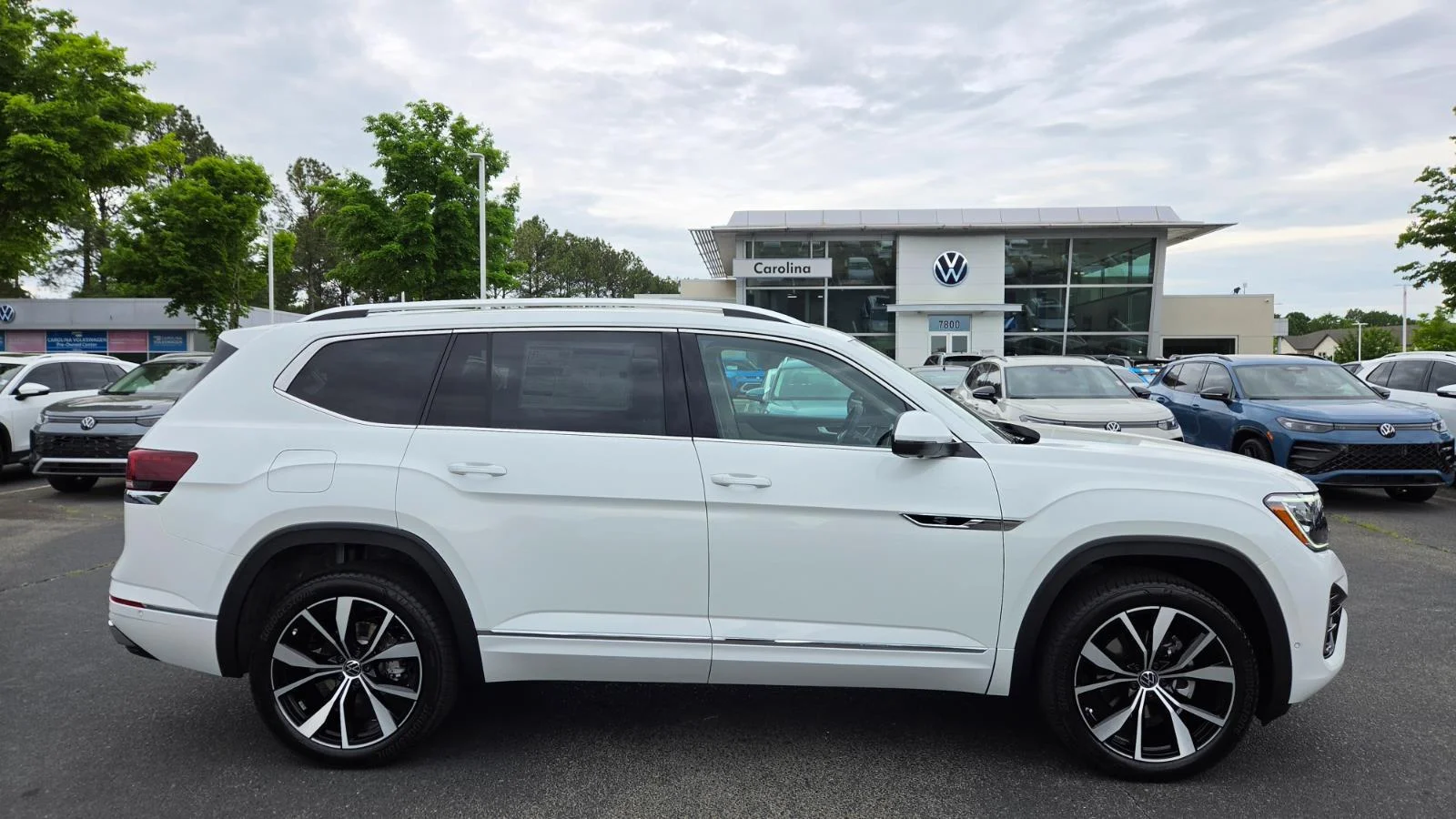 New 2026 Opal White Pearl Volkswagen 2.0T SEL Premium R-Line image 6