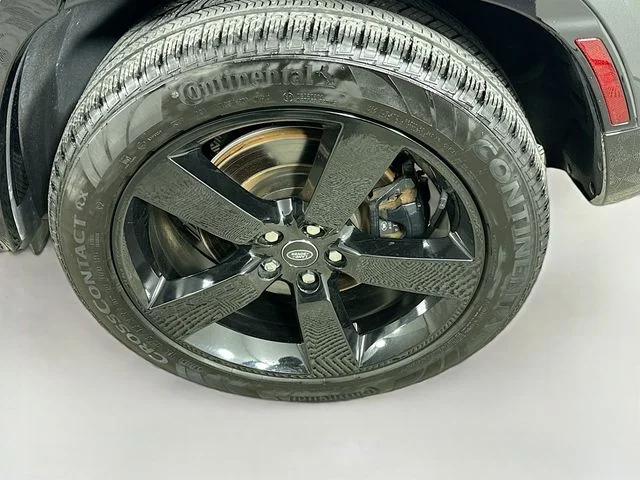Certified Used 2024 Carpathian Gray Premium Metallic Land Rover V8 image 33
