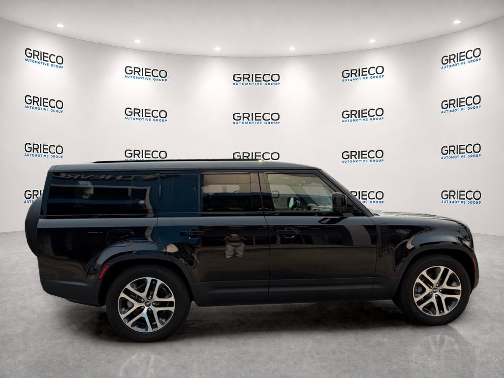 Used 2023 Black Land Rover SE image 8