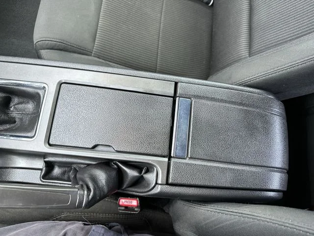 Used 2014 White Ford V6 image 23