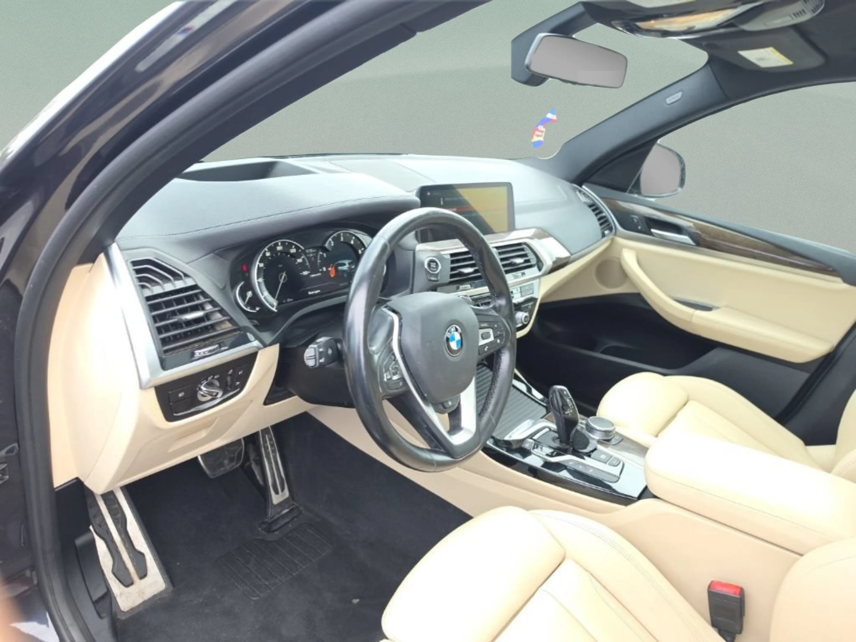 Used 2015 Gray Ford SE image 40