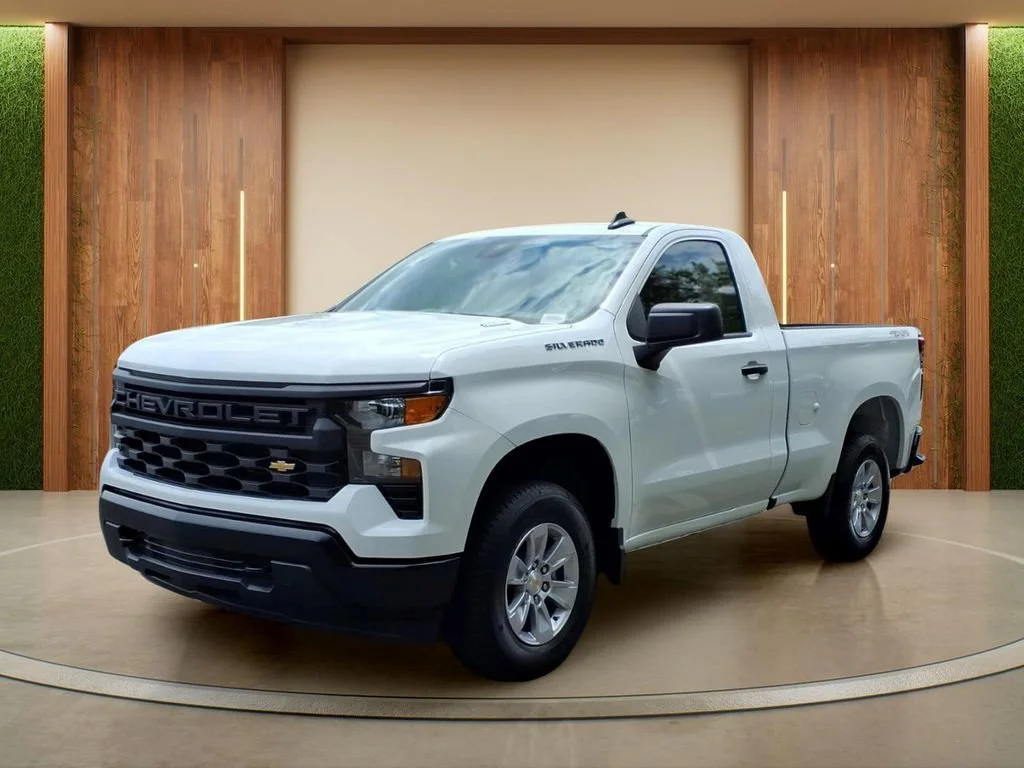New 2026 Summit White Chevrolet WT image 26