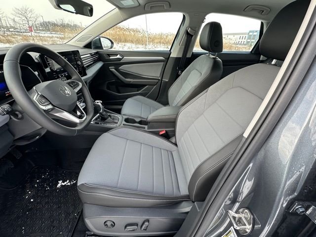 2025 Volkswagen Jetta SE - Photo 22