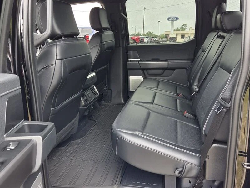 Used 2024 Agate Black Metallic Ford LARIAT image 7