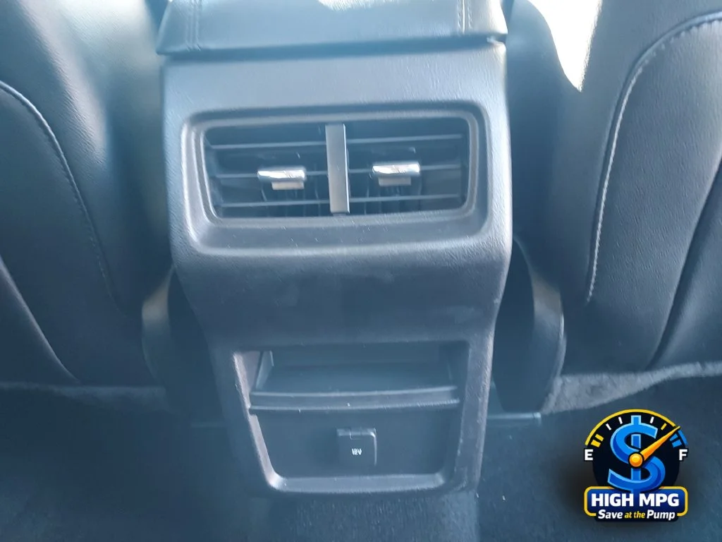 Used 2015 Gray Ford SEL image 24