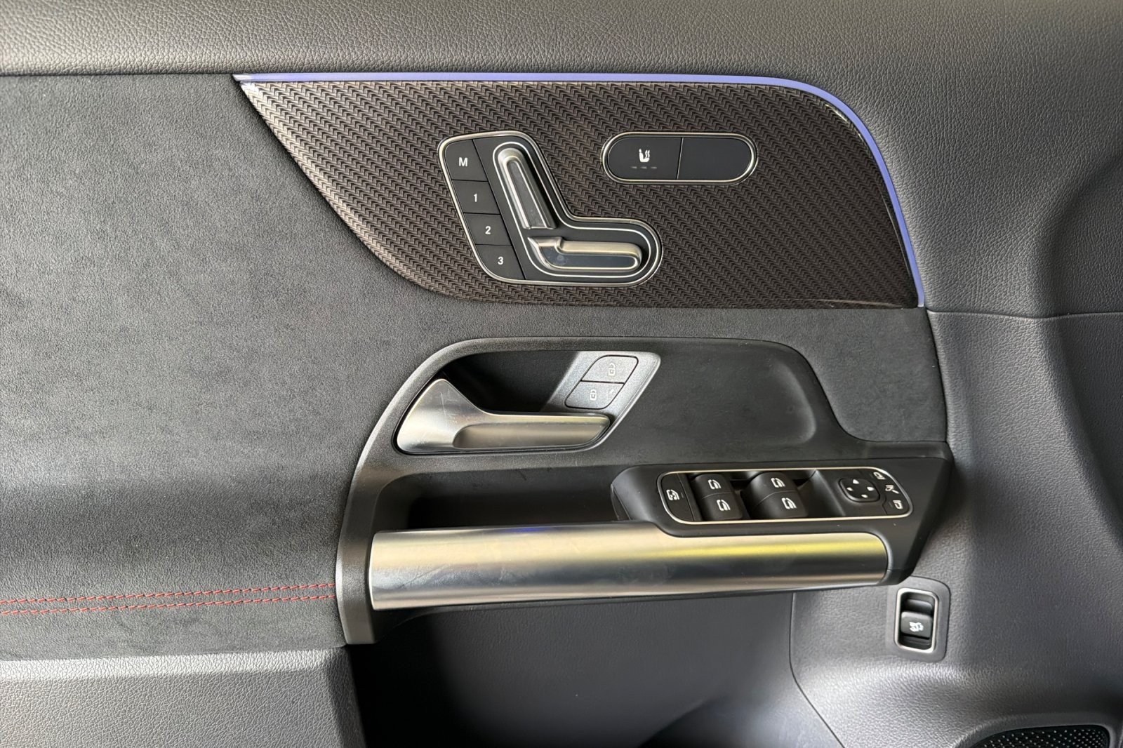 New 2026 Polar White Mercedes-Benz GLA 250 SUV image 10