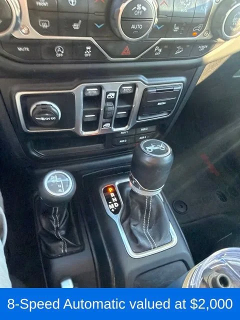 Used 2018 Silver Jeep Sahara 4x4 image 4