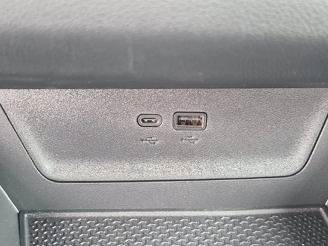 New 2027 Polar White Tricoat Chevrolet ACTIV image 33