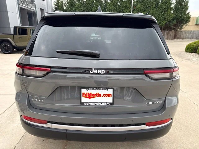 New 2027 Gray Jeep Limited image 4