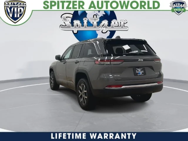 New 2027 Sting-Gray Clear-Coat Paint Jeep Laredo X image 13