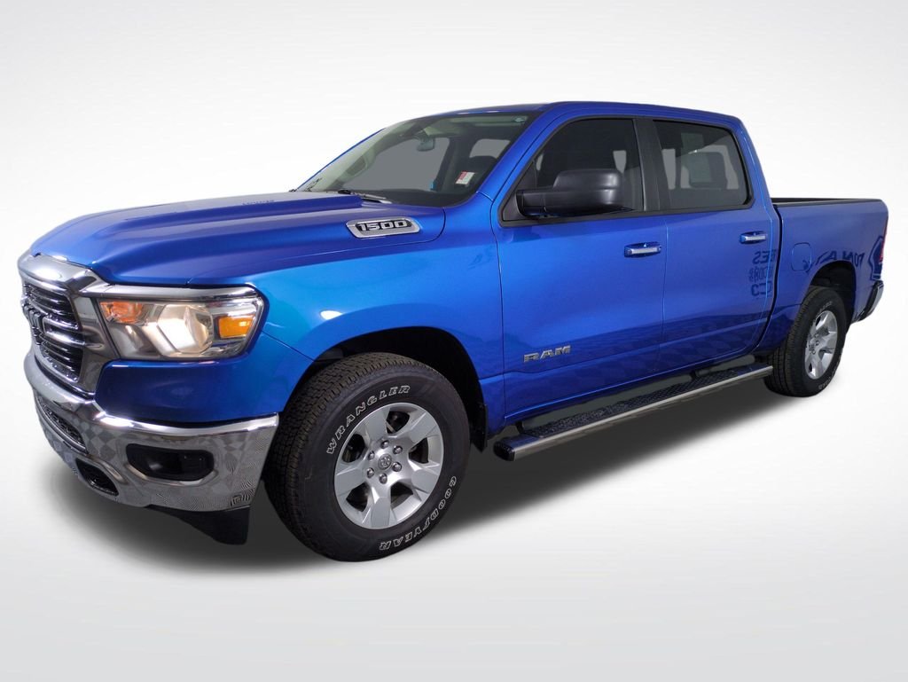 2020 RAM 1500 Big Horn/Lone Star 4x4 Crew Cab 5'7's photo