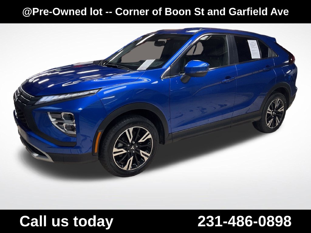 Used 2025 Blue Mitsubishi SE image 1