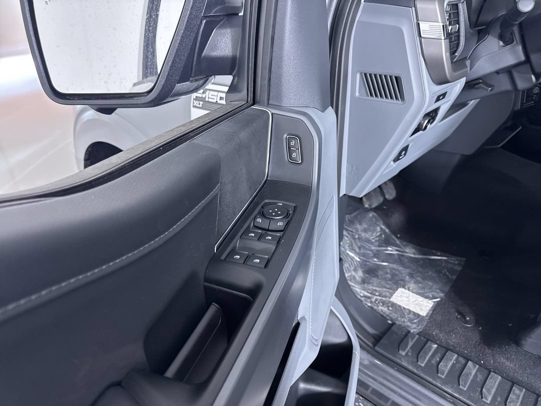 New 2026 Carbonized Gray Metallic Ford XLT image 14