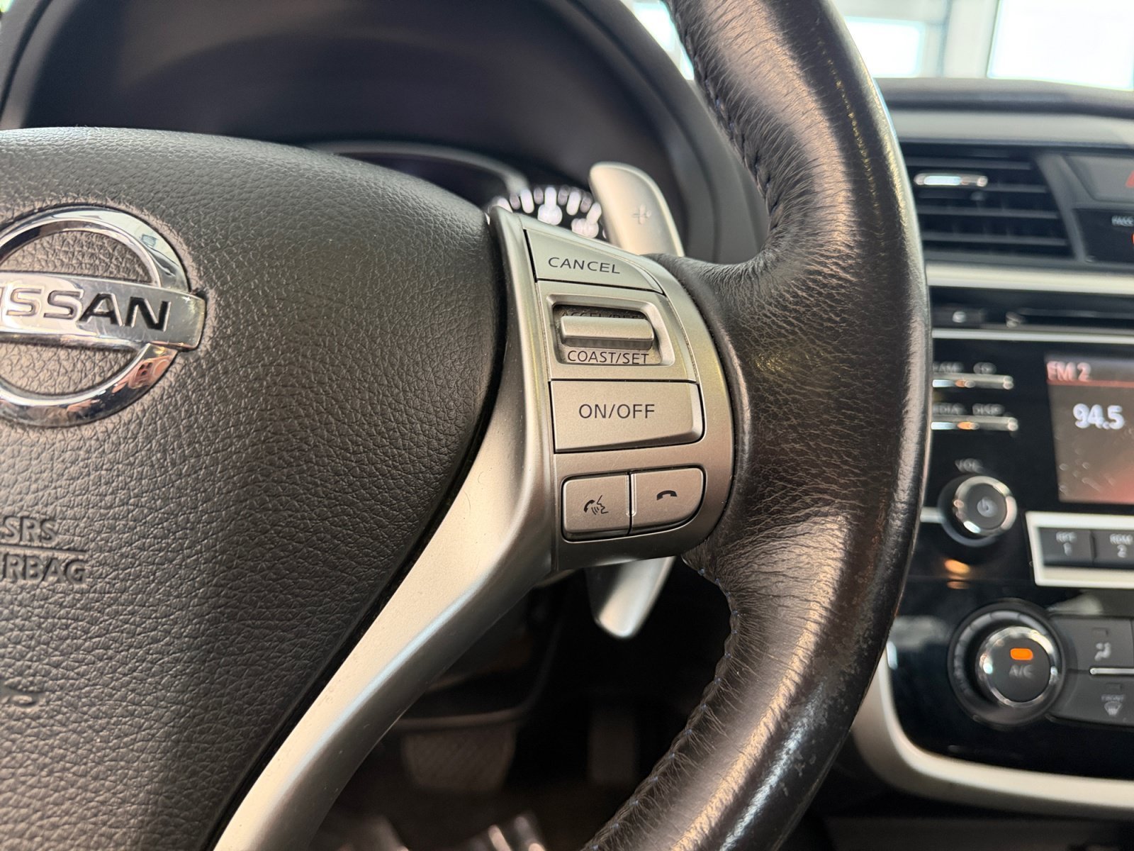 Used 2018 Pearl White Nissan 2.5 SR image 12