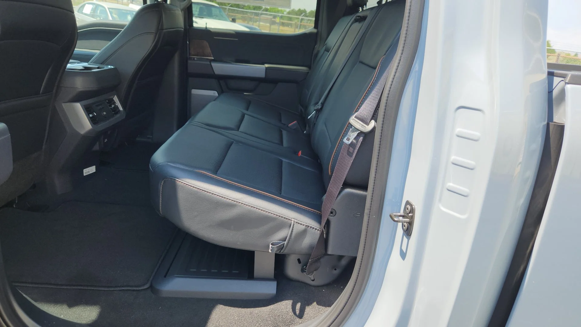 New 2026 Glacier Gray Metallic Tri-Coat Ford LARIAT image 15
