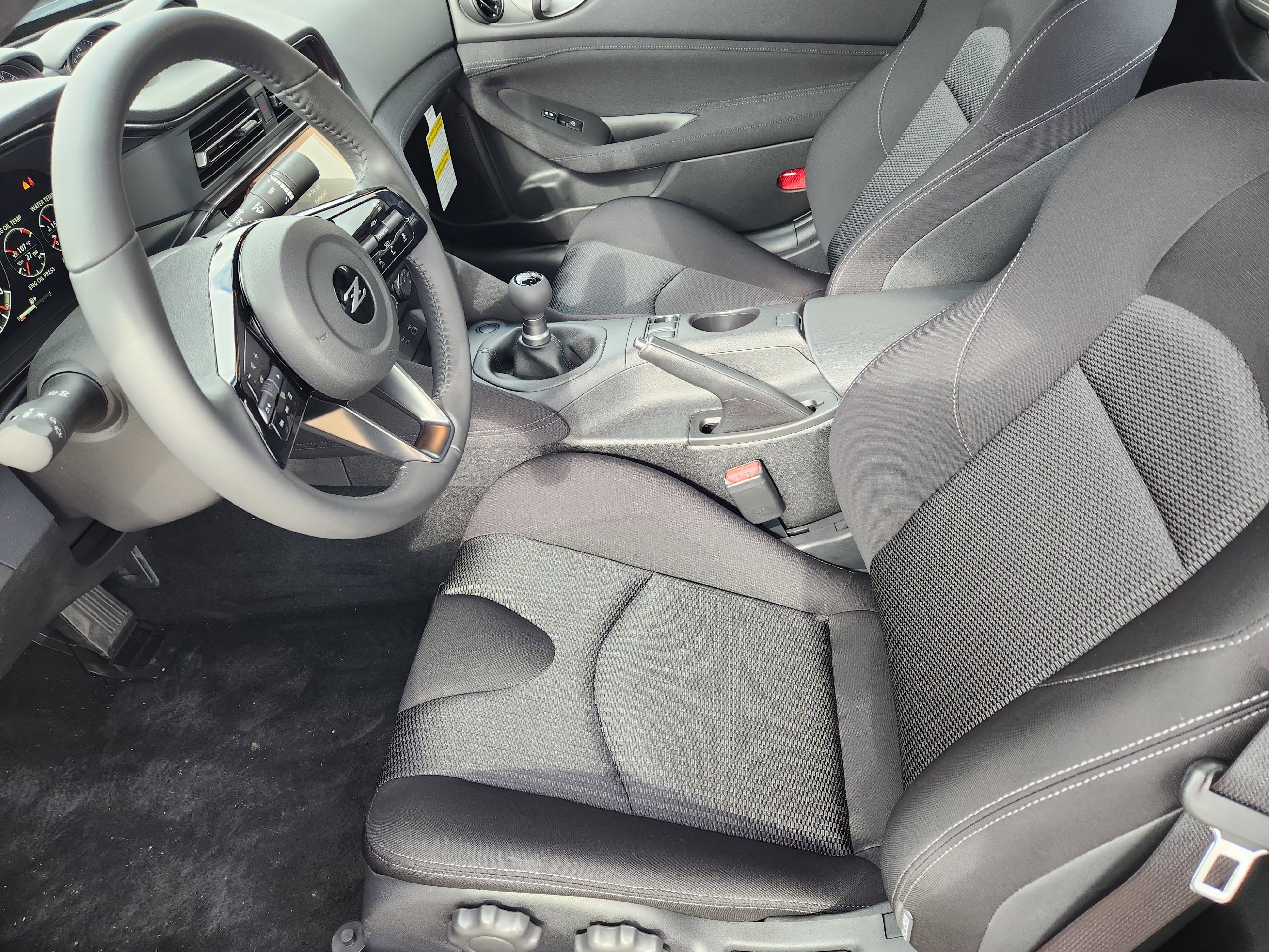New 2026 Boulder Gray Pearl / Super Black Two-tone Nissan Sport image 12