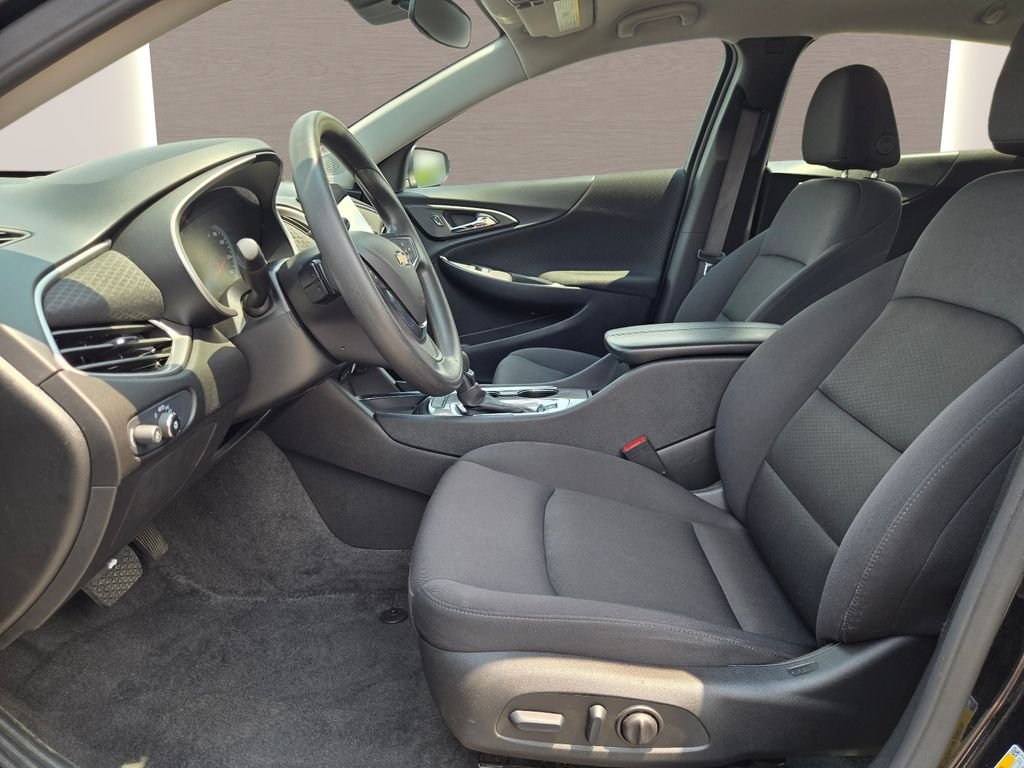 Used 2025 Black Chevrolet LT image 19