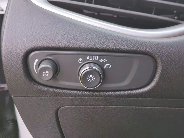 Used 2024 White Chevrolet LT image 21
