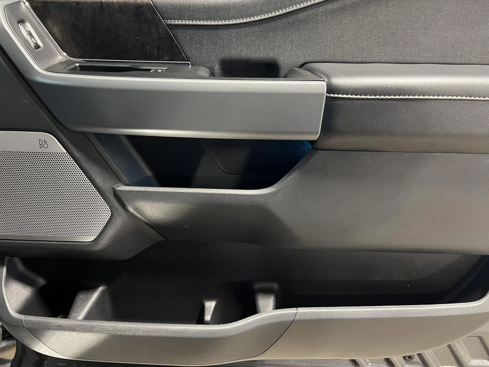 Used 2023 Carbonized Gray Ford LARIAT image 13