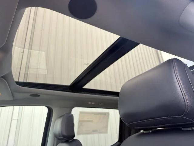 New 2027 Agate Black Metallic Ford F-350® Lariat® image 51