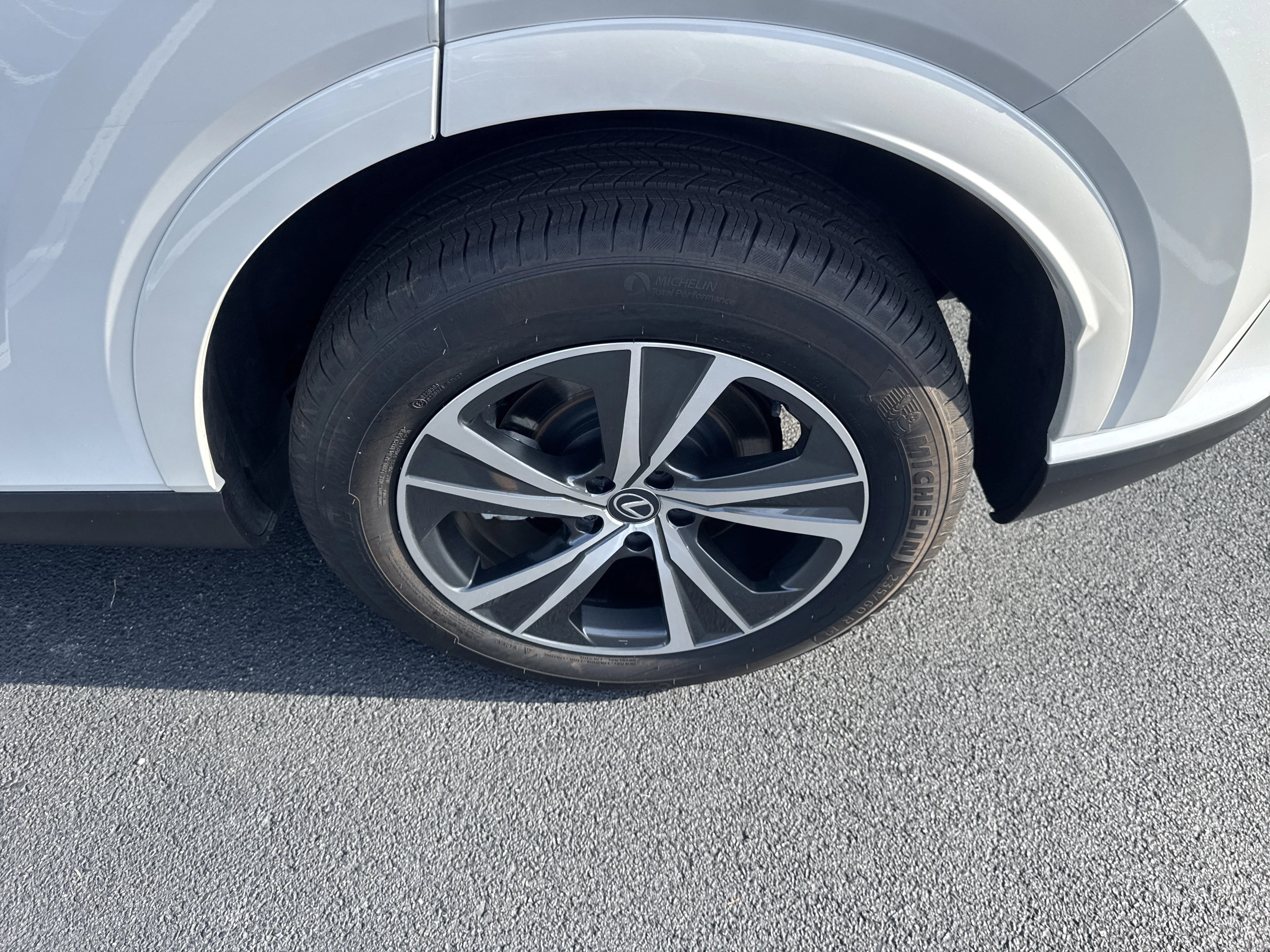 Used 2025  Lexus  image 12