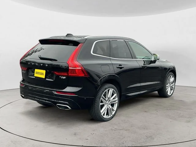 Used 2018 Black Volvo T8 R-Design image 5