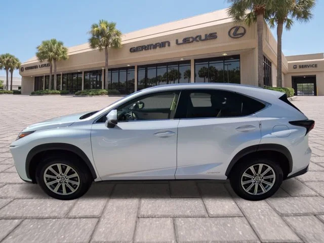 Used 2018 White Lexus 300h image 8