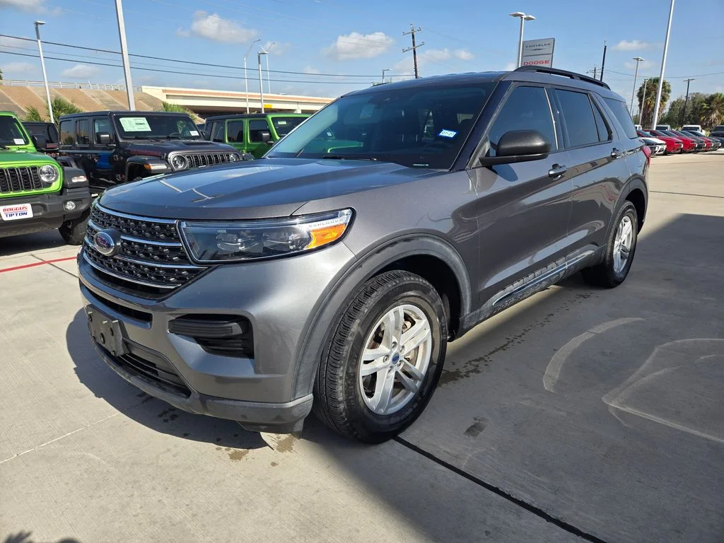 Used 2023 Gray Ford XLT image 7
