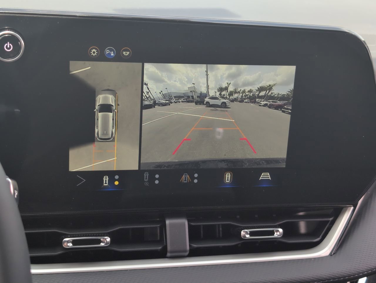 2026 Chevrolet Equinox LT - Photo 15